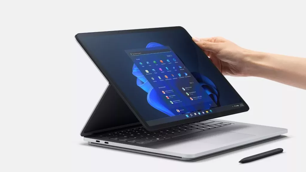 Microsoft Surface Laptop Studio for Business im aufgeklappten Modus