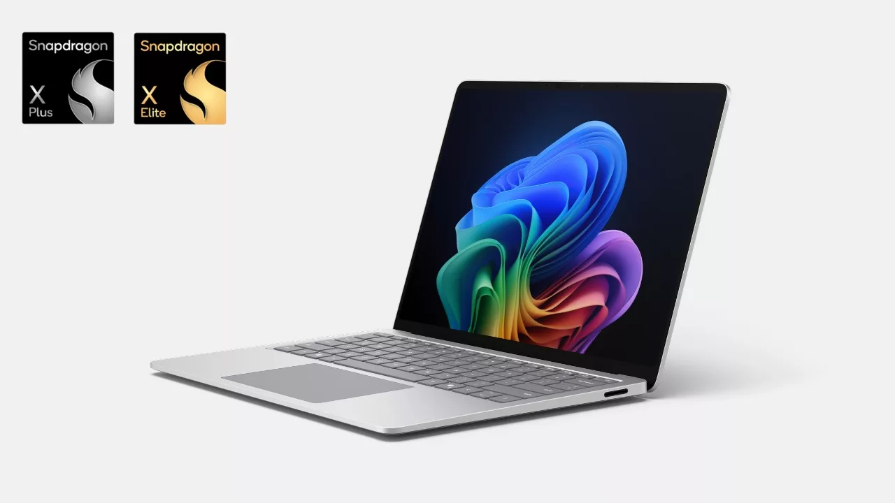 Surface Laptop Platin mit Qualcomm Snapdragon X Prozessor
