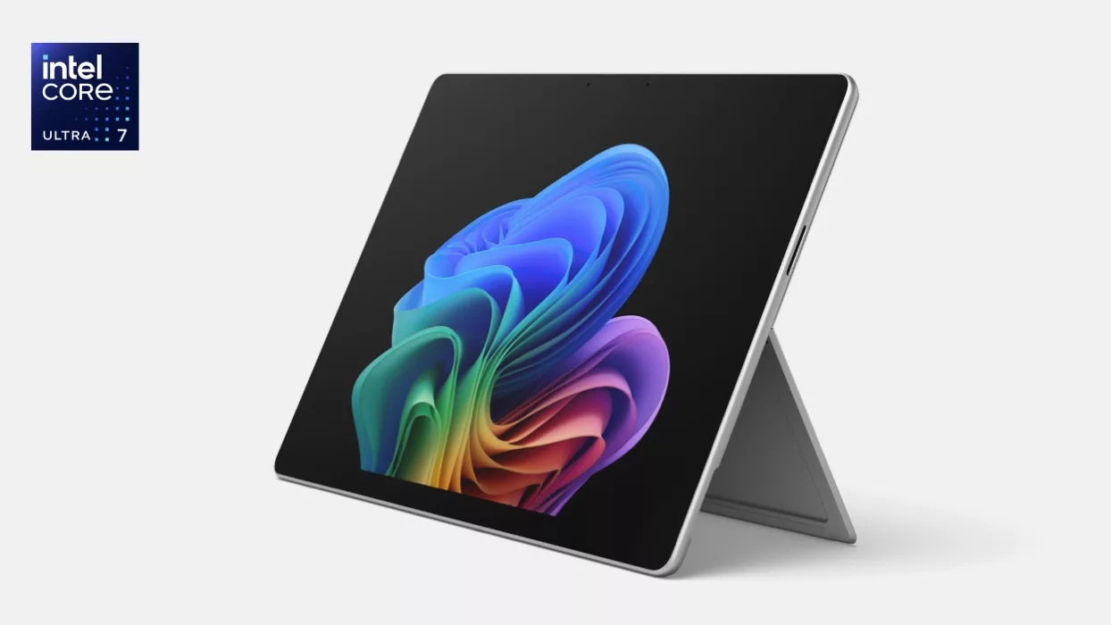 Platin Surface Pro mit Intel Core Ultra 7 Prozessoren im Kickstand