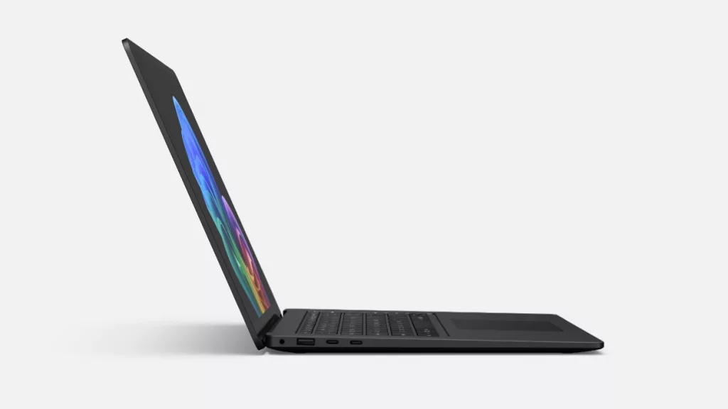 Microsoft Surface for Business 8 Generation mit Intel seitlich