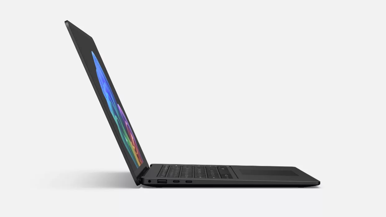 Microsoft Surface for Business 8 Generation mit Intel seitlich